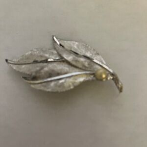 Elegant Silver Leaf Brooch